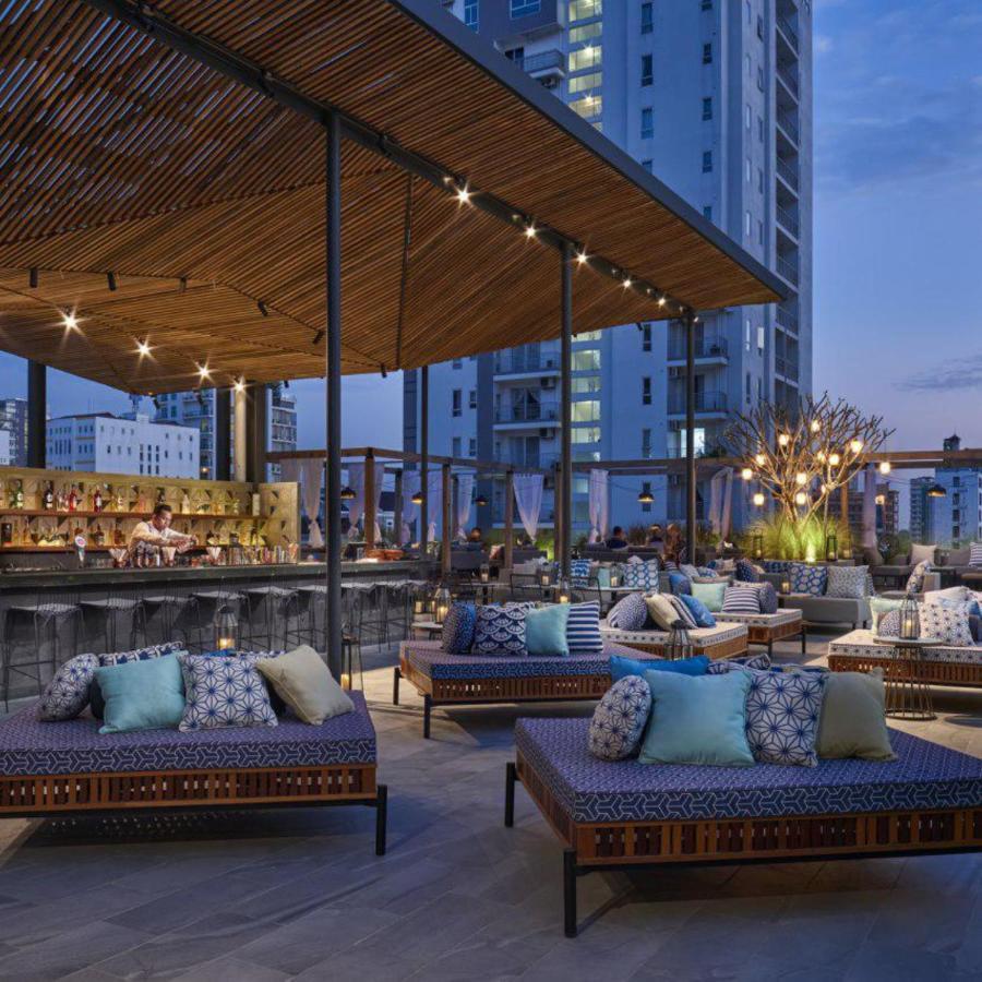 Baitong Hotel & Resort Phnom Penh Exterior photo