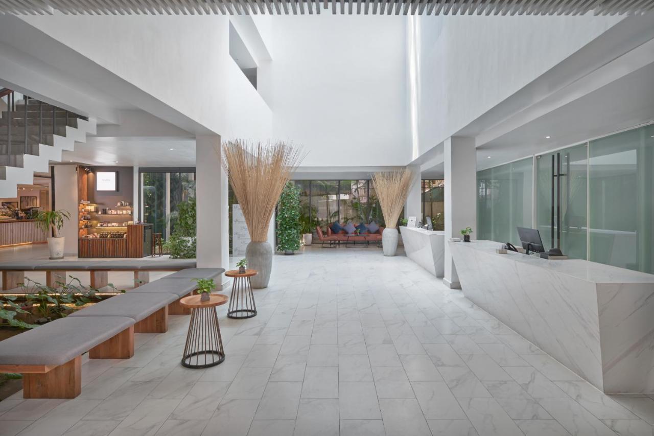 Baitong Hotel & Resort Phnom Penh Exterior photo