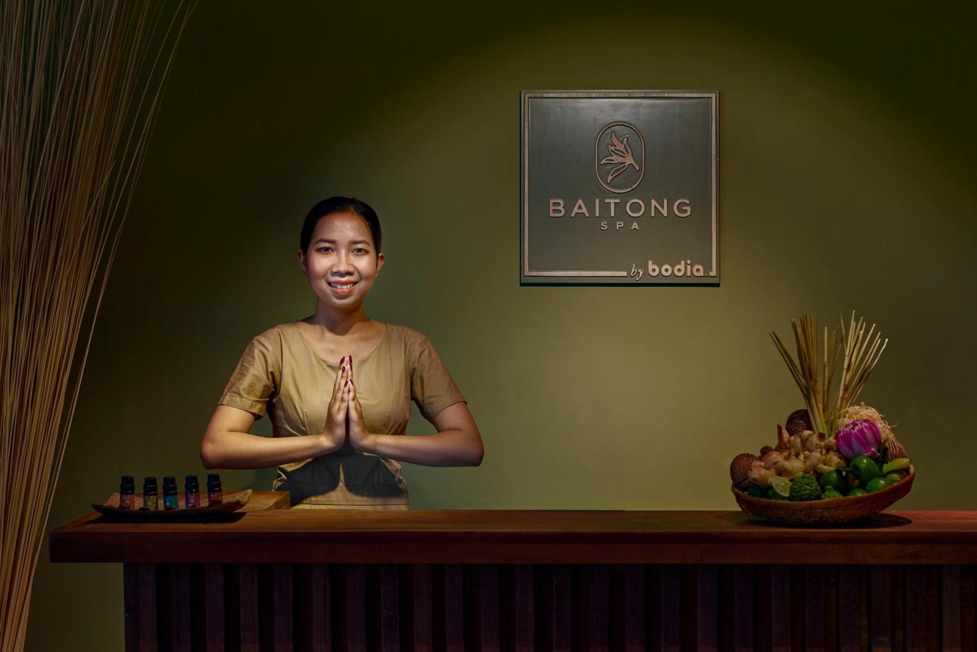 Baitong Hotel & Resort Phnom Penh Exterior photo