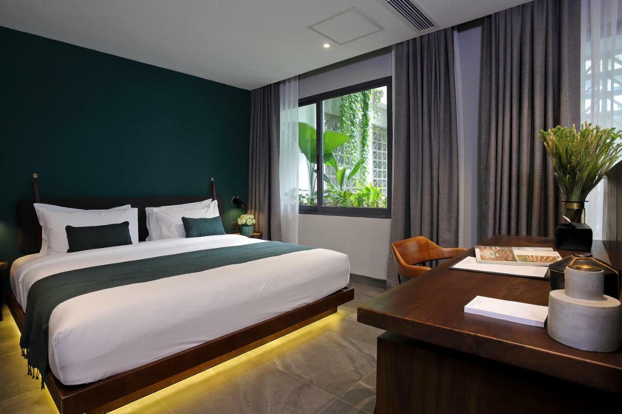 Baitong Hotel & Resort Phnom Penh Exterior photo