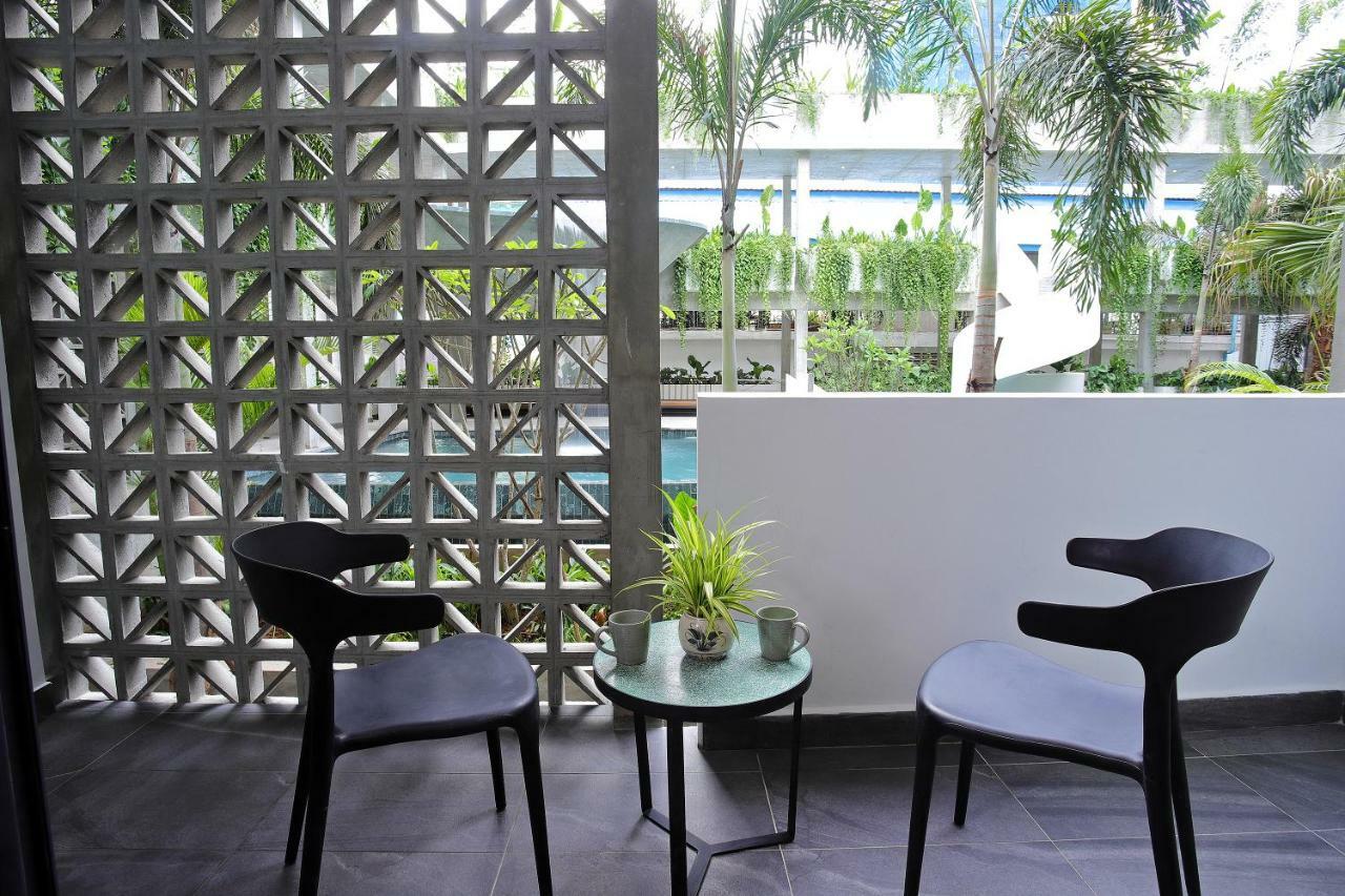 Baitong Hotel & Resort Phnom Penh Exterior photo