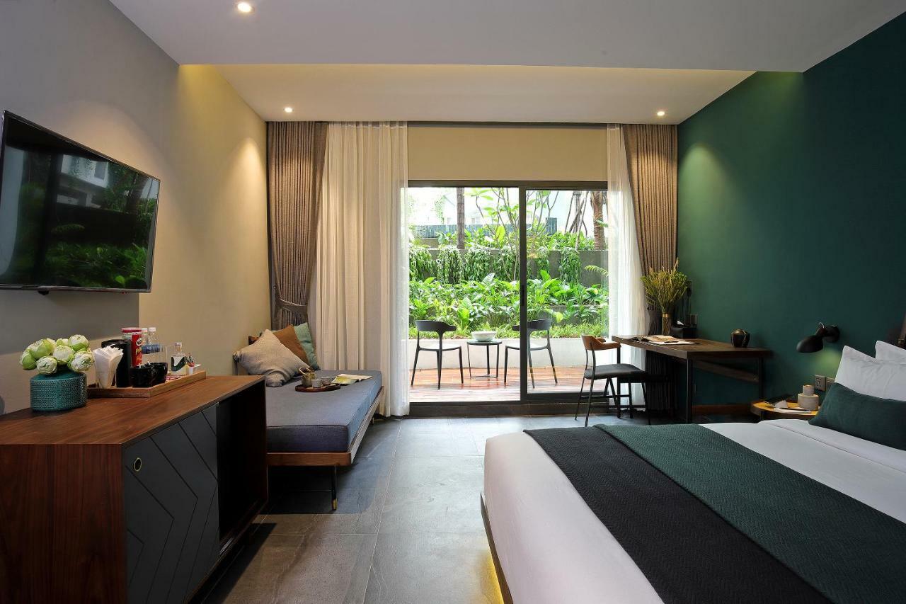 Baitong Hotel & Resort Phnom Penh Exterior photo