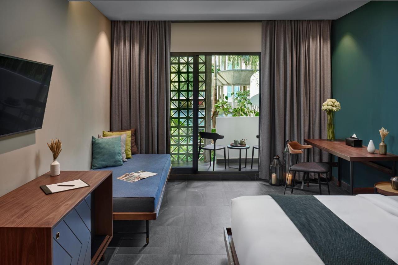 Baitong Hotel & Resort Phnom Penh Exterior photo