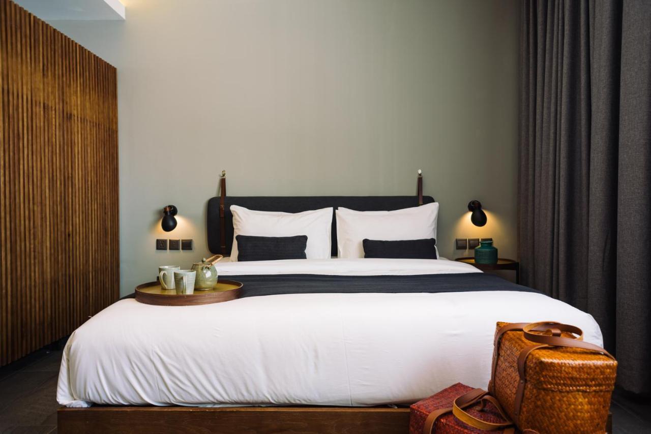 Baitong Hotel & Resort Phnom Penh Exterior photo