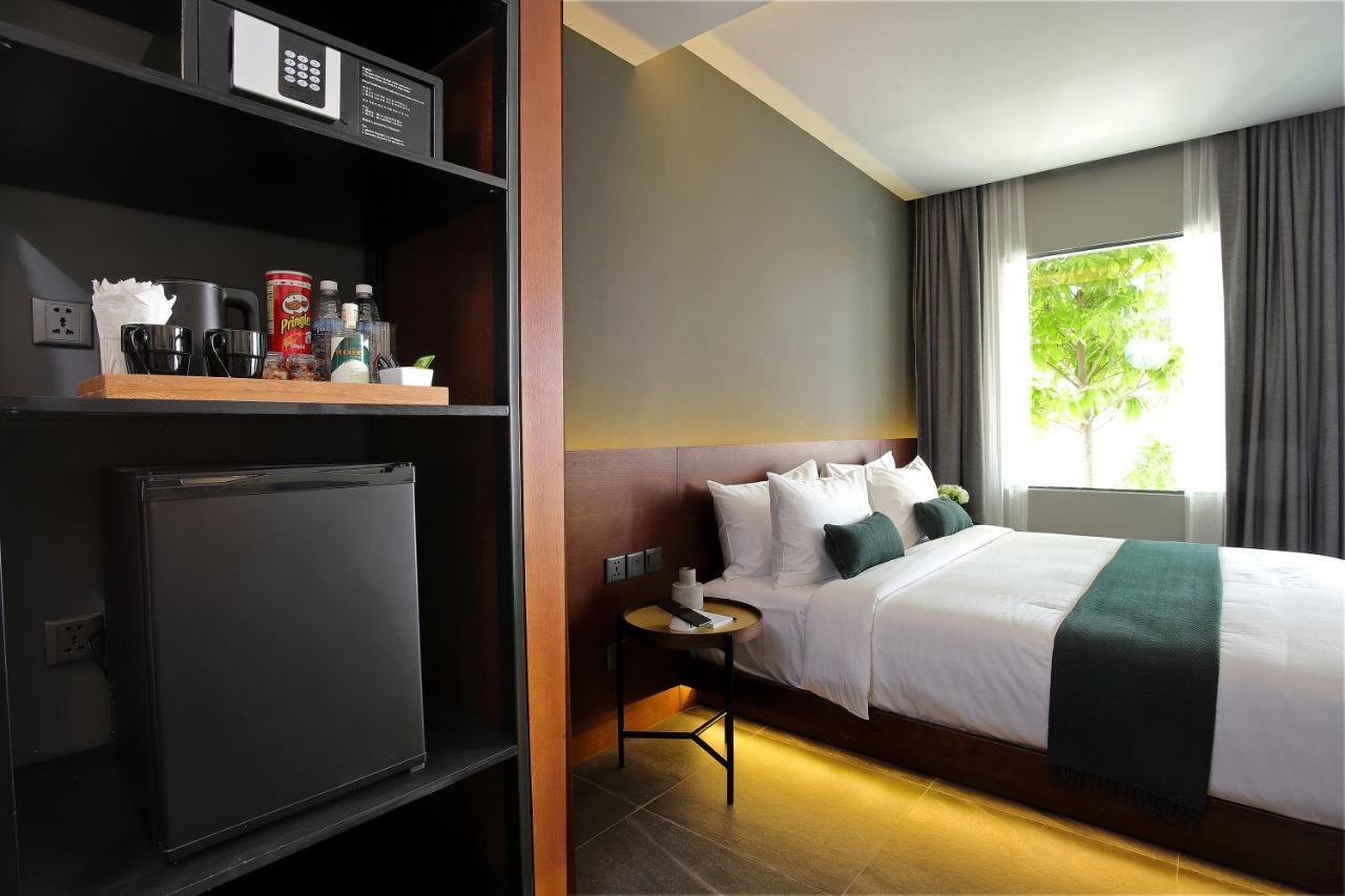 Baitong Hotel & Resort Phnom Penh Exterior photo